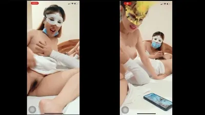 Hai em livestream nện tập thể